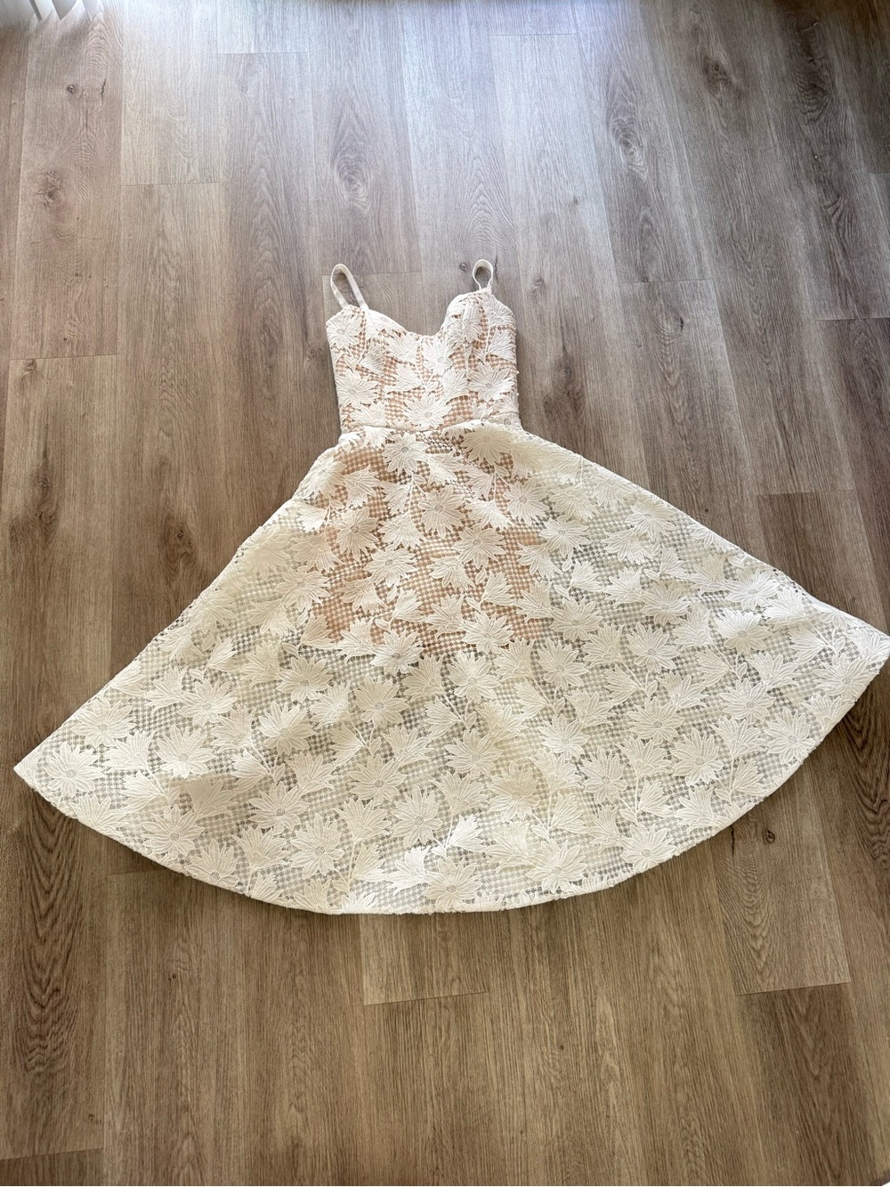 helsi white & tan floral lace sweetheart neckline midi bridal dress size XS NEW